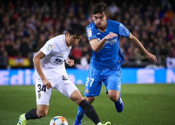 瓦伦西亚签约巴西新秀,期待未来大放异彩的简单介绍 瓦伦西亚签约巴西新秀,期待未来大放异彩的简单介绍