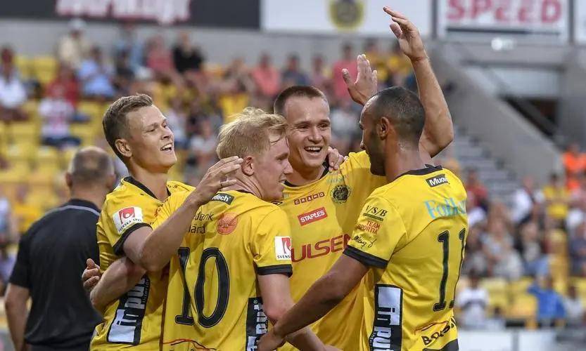 关于阿贾克斯悉尼亚大胜，荷兰豪门晋级欧洲的信息