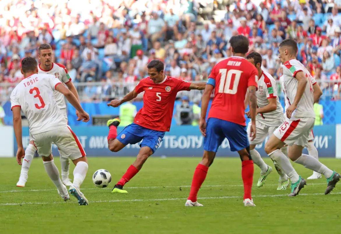 塞尔维亚中锋使出绝技帮助球队逆转比赛