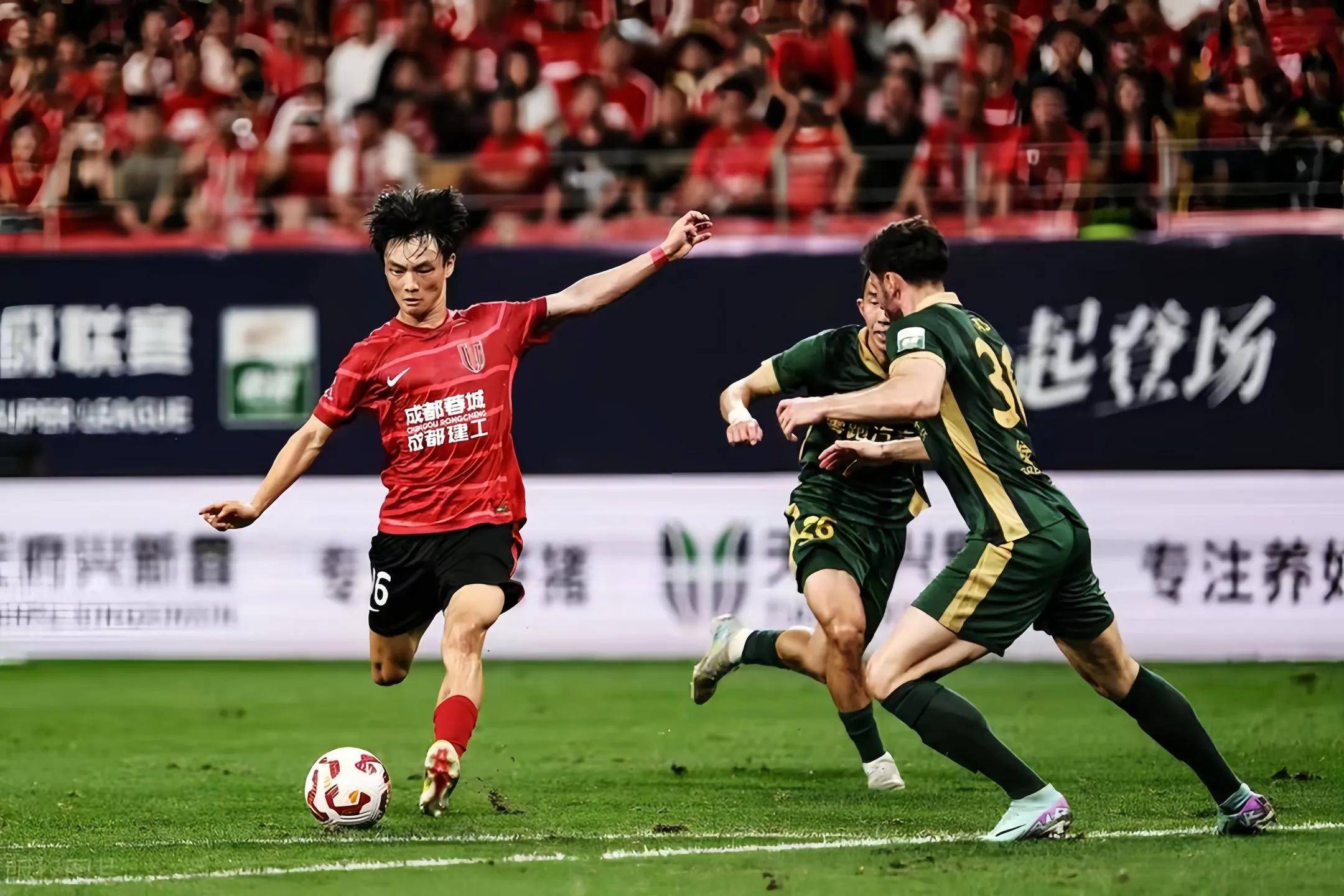 利物浦客场大露神威,继续领跑积分榜的简单介绍 利物浦客场大露神威,继续领跑积分榜的简单介绍