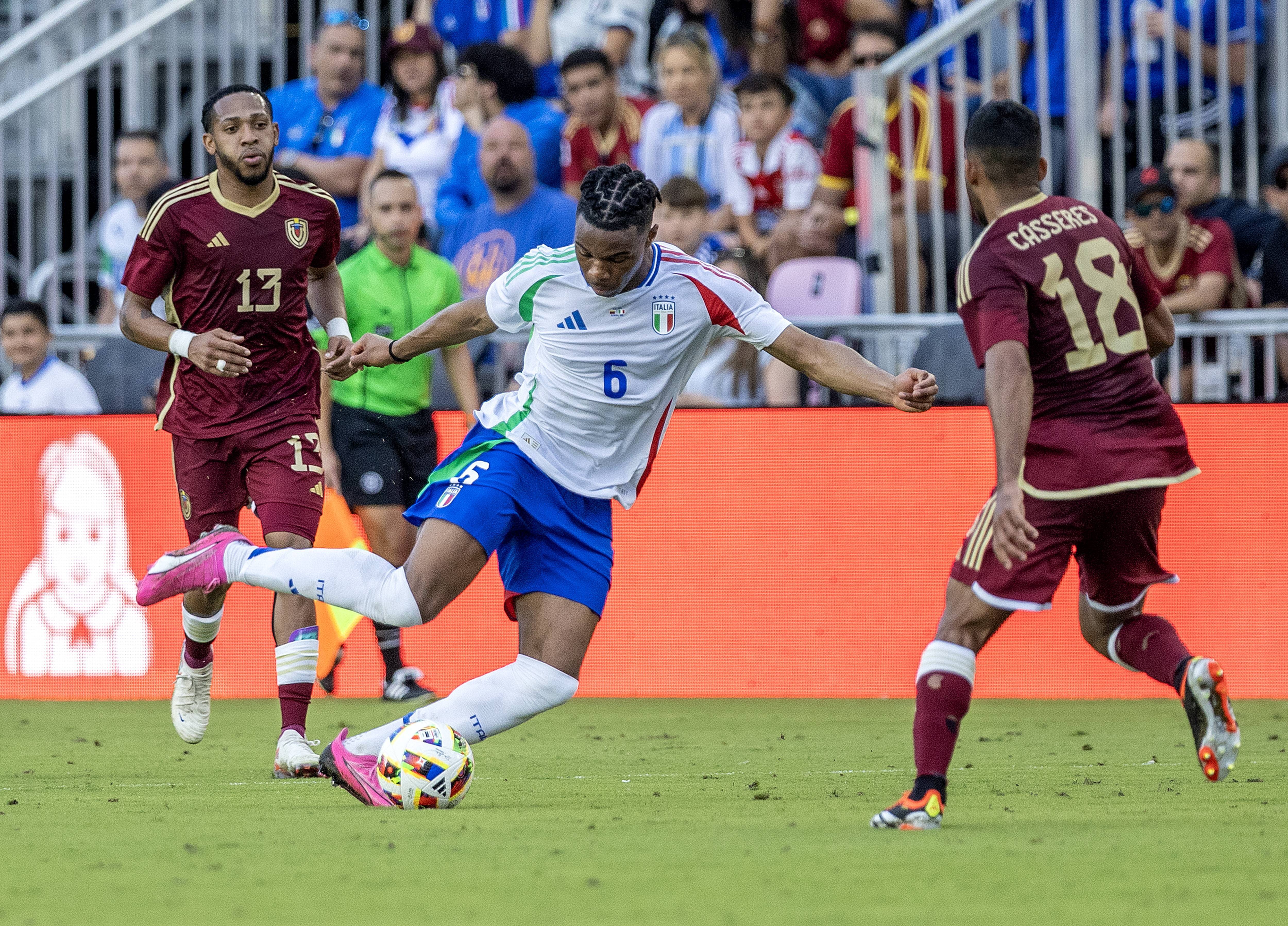 塞维利亚主场获胜，实现主场优势