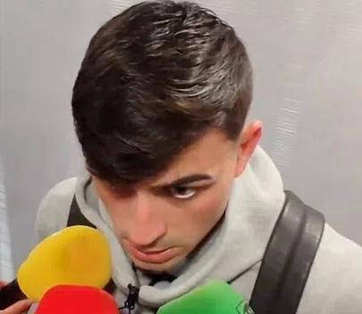 巴萨主教练赛后批评球队表现，队员备受压力的简单介绍