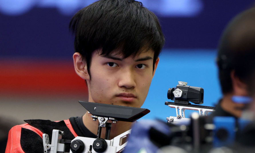 张国荣选手个人表现突出夺金的简单介绍