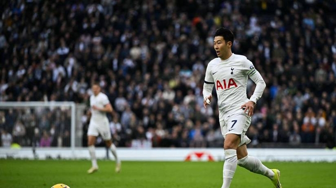 热刺逆转维拉，客场斩获三分