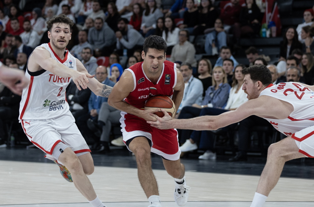 土耳其队在欧洲预选赛中表现出色 土耳其队在欧洲预选赛中表现出色