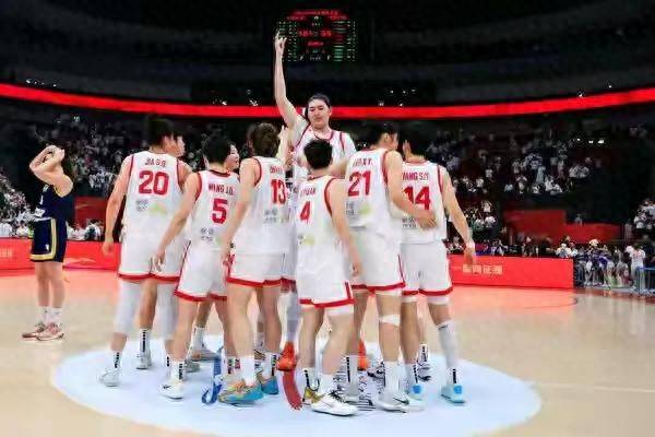 亚洲巨星点燃赛场，球队实力碾压对手