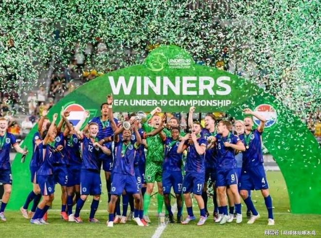 包含荷兰中场发挥突出,备受称赞的词条 包含荷兰中场发挥突出,备受称赞的词条