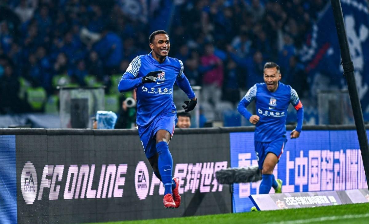 包含山东鲁能主场力克上海绿地申花，实现赛季首胜的词条