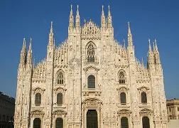 包含米兰德比:国际米兰不敌AC米兰，积分领先缩小的词条