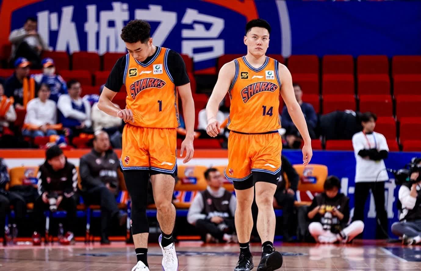 上海男篮险胜,逆转对手晋级 上海男篮险胜,逆转对手晋级