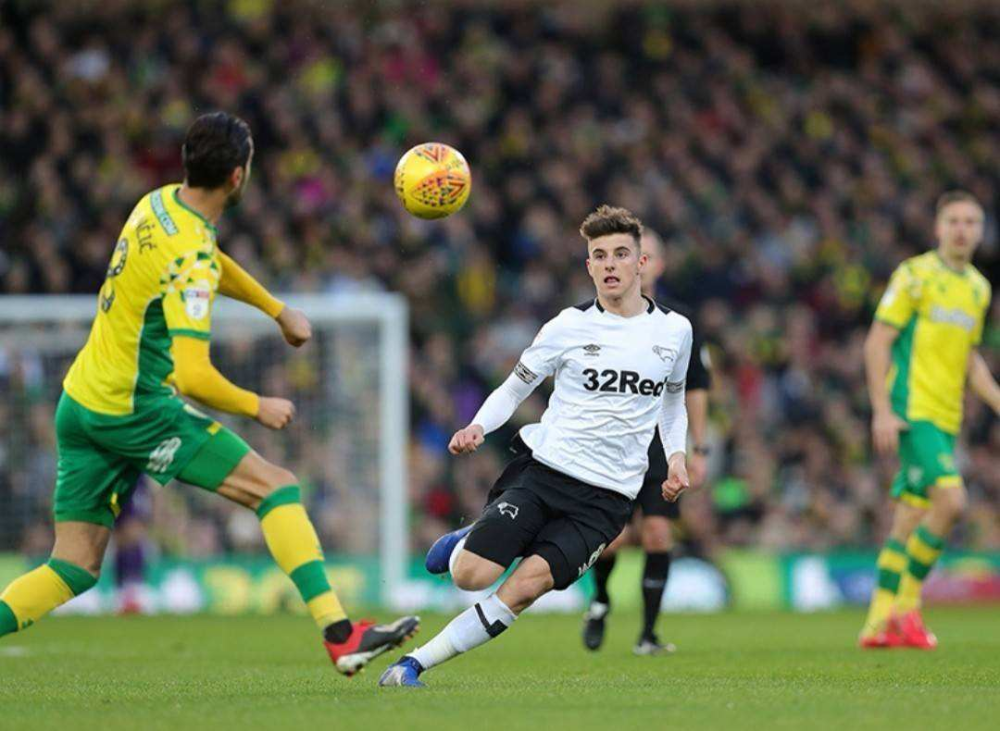 关于沃特福德惨败输球，黄蜂面临保级危机的信息