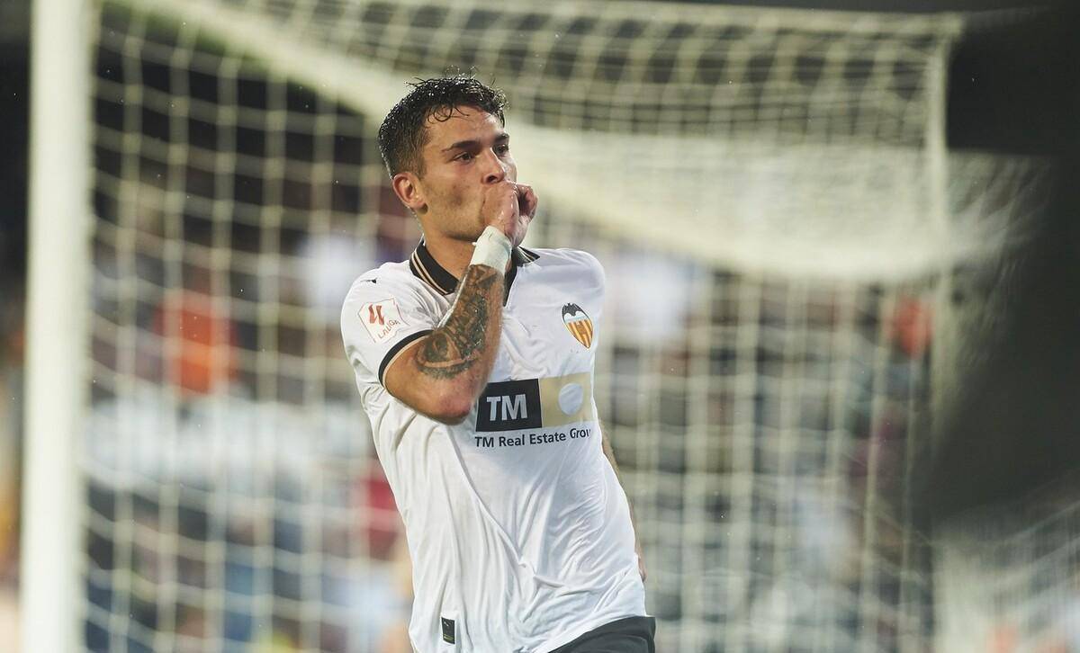 包含瓦伦西亚惊险获胜，积分飙升的词条