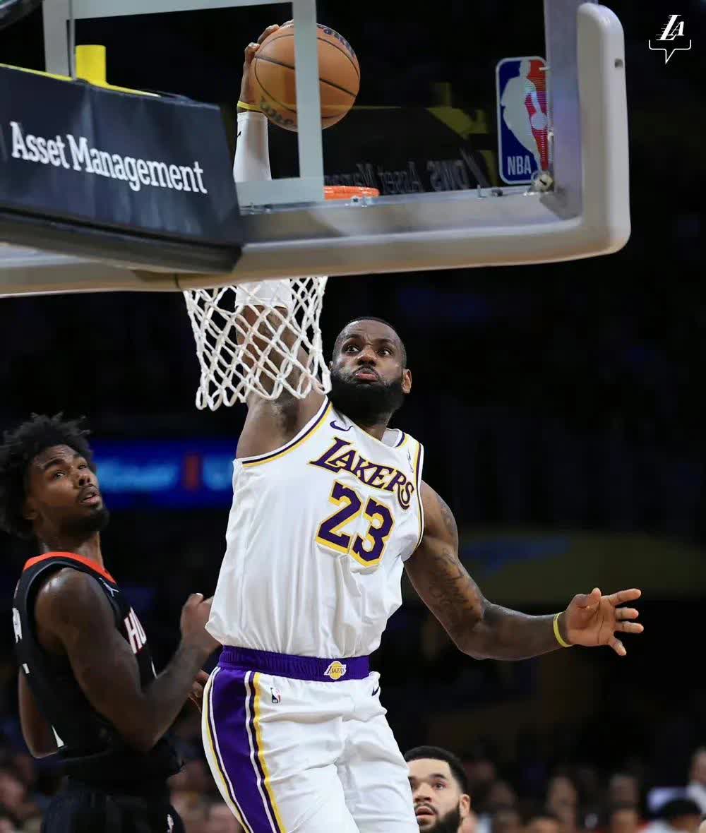 今晚焦点:湖人夺冠,争议判罚的简单介绍 今晚焦点:湖人夺冠,争议判罚的简单介绍