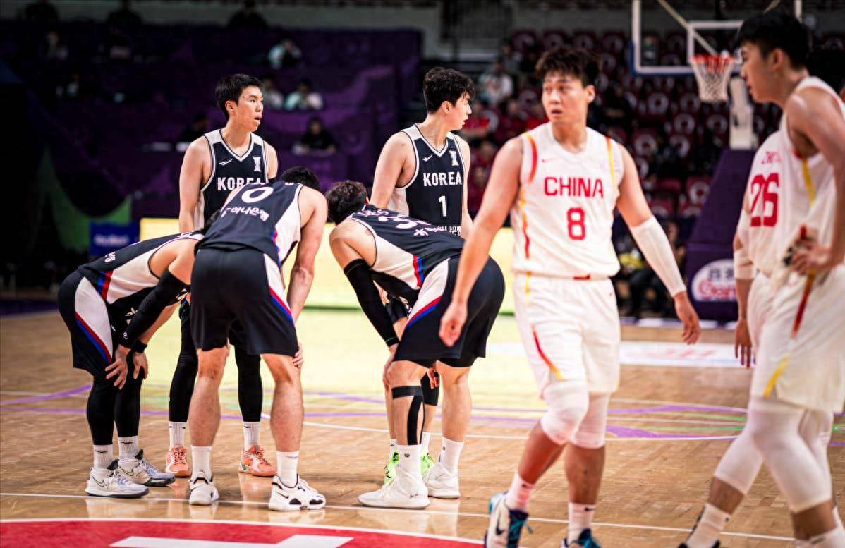 男篮联赛热门球队的表现令人瞩目