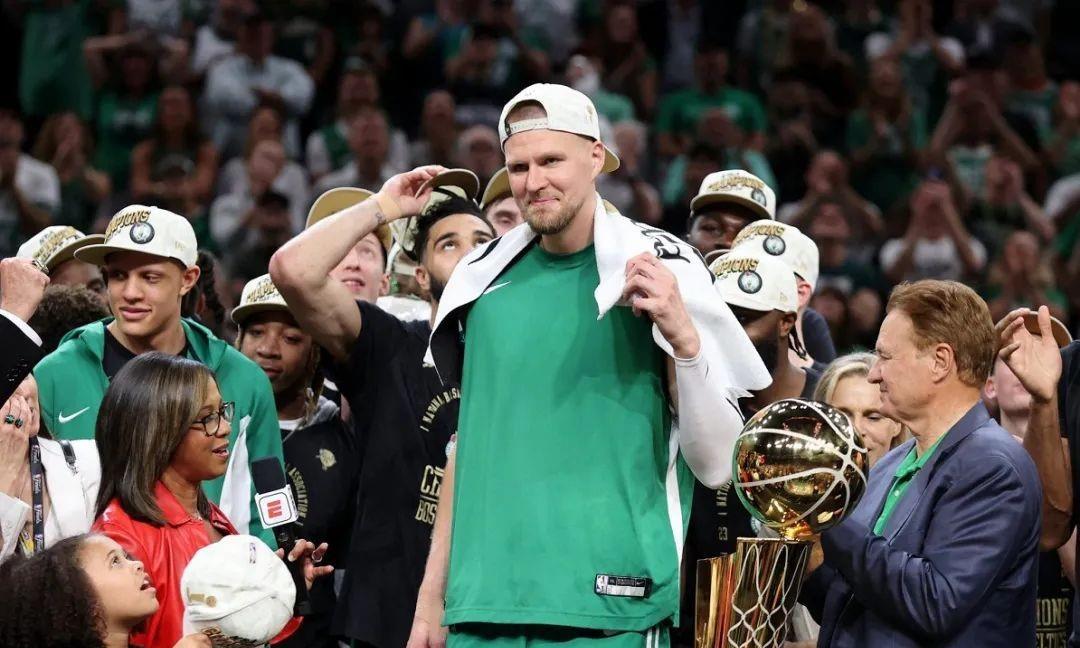 包含国王完胜凯尔特人B队,波尔津吉斯高光表现的词条 包含国王完胜凯尔特人B队,波尔津吉斯高光表现的词条