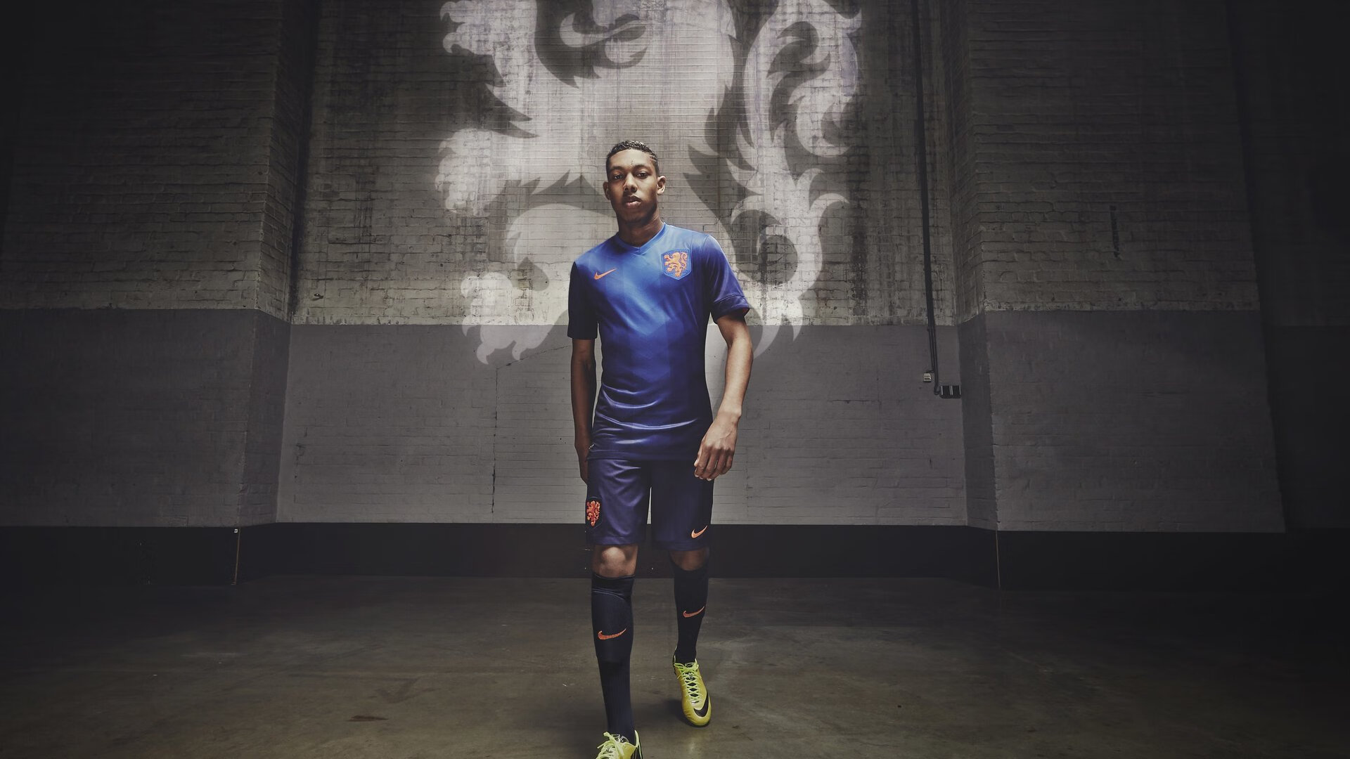 绿茵烽火，爱尔兰巨人如何碾碎阿森纳，苏亚雷斯一战封神